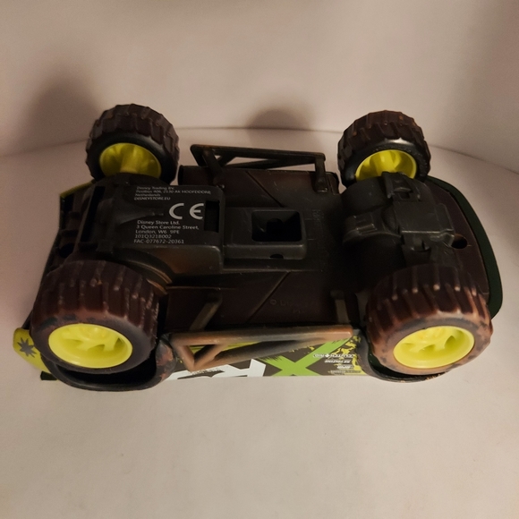 Trunk Fresh XRS Mud Racing Disney Pixar Cars 1:43 - Picture 6 of 7